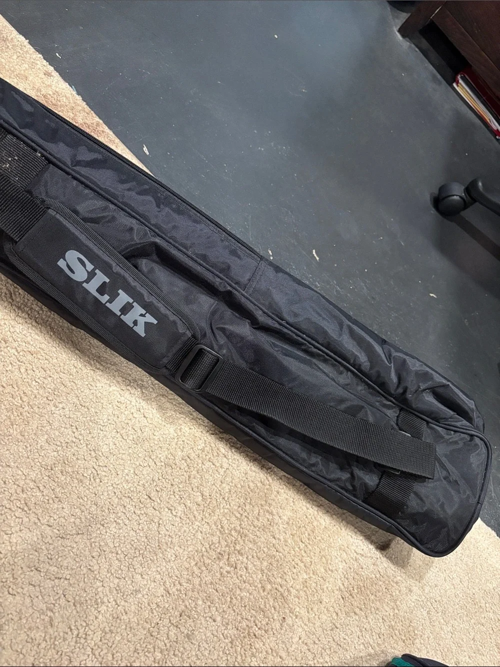 Slik pro 723cf Carbon Fiber Camera Tripod - Black